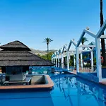 Exclusive In Benalbeach Lejlighed